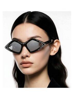 New Authentic Gucci Black Rhinestone Sunglasses. GG0496s 004